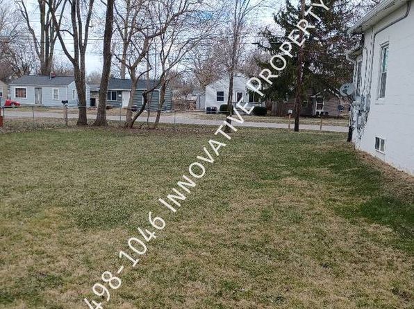 2244 E Parkwood Ave #1, Burton, MI 48529