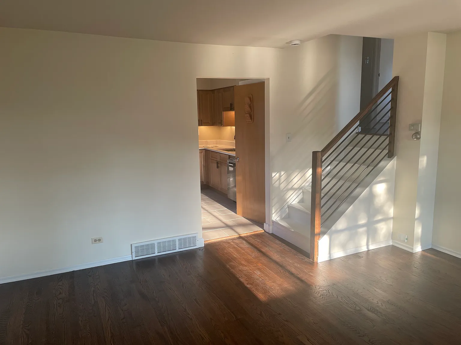 3 bed, 1400 sqft, $2,900 — Photo 3