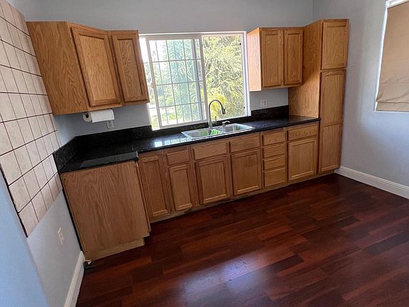 2nd image of 427 S Newton St