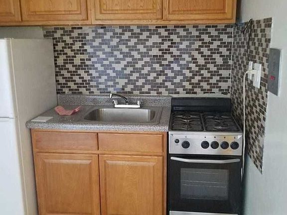 4th image of 43-30 40th St #E14