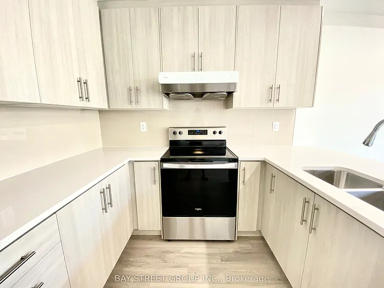 1362 William Halton Pkwy W — Photo 10
