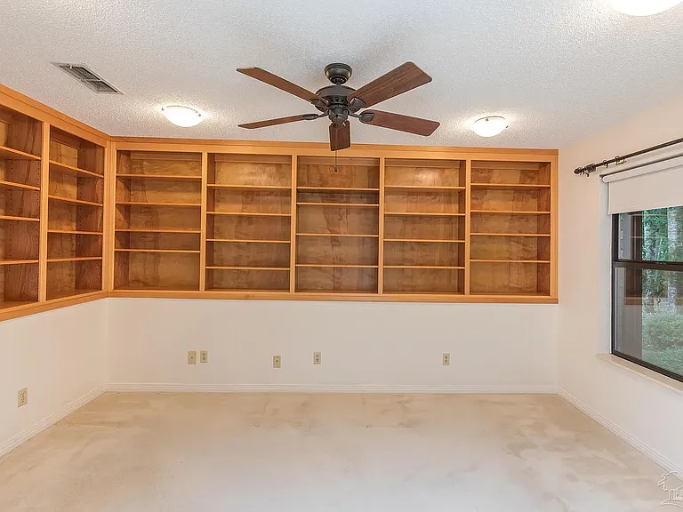2840 Creekwood Dr — Photo 9