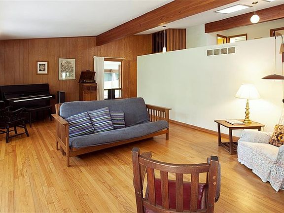 5th image of 913 Talus Dr