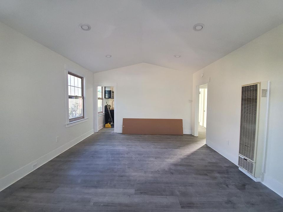 1st image of 871 Jefferson Ct