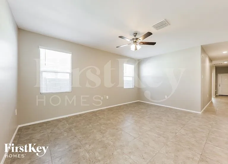 18442 W Faye Way — Photo 2