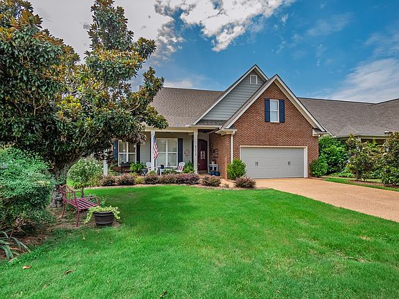 3rd image of 6212 Charleston Ct