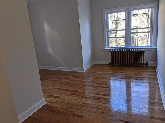 3rd image of 77 Steele Ave