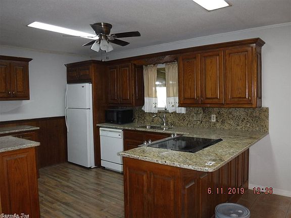 3rd image of 406 Cottonwood St