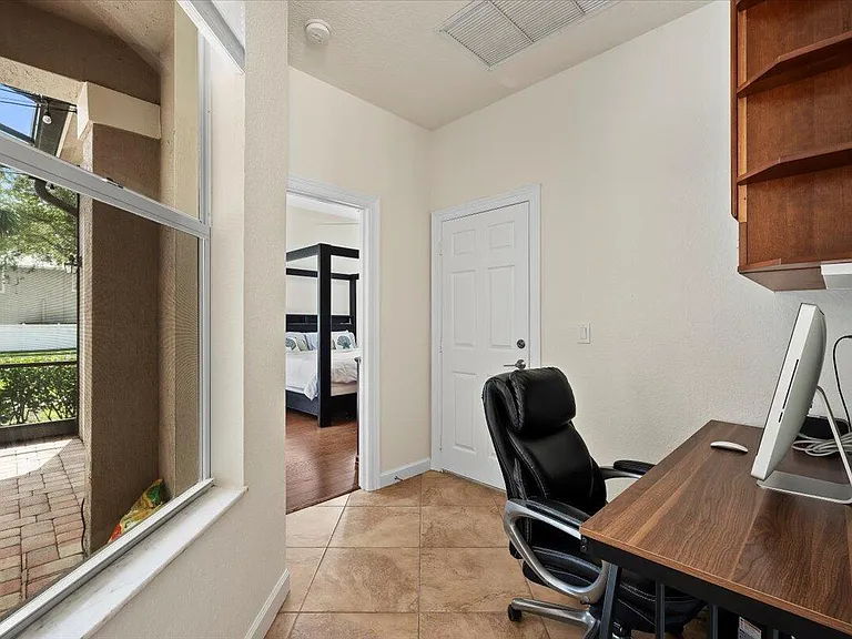 8203 Calterra Dr — Photo 7