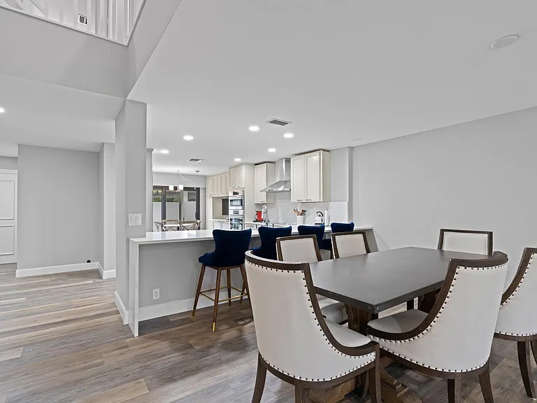 2435 Presidential Way #G — Photo 12