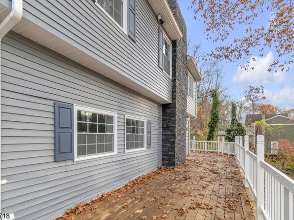 130 Fairlawn Dr, West Milford Twp., NJ 07421