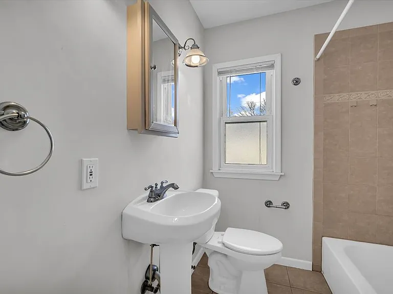 1407 E Forteen Mile Rd #2 — Photo 14