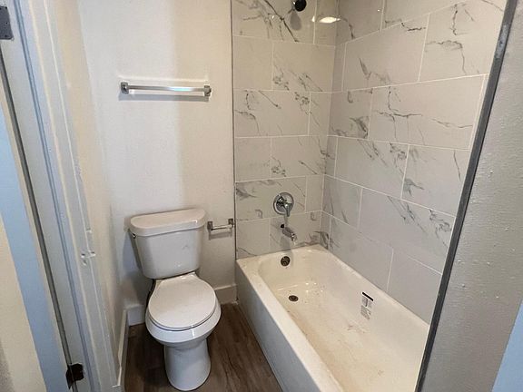 4th image of 406 22nd St #A
