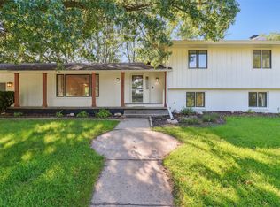 1805 Country Club Rd, Indianola, IA 50125