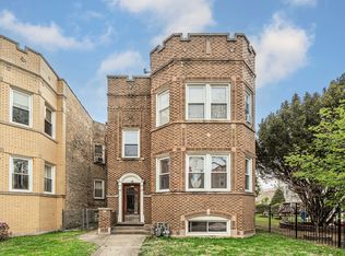 6712 N Artesian Ave, Chicago, IL 60645