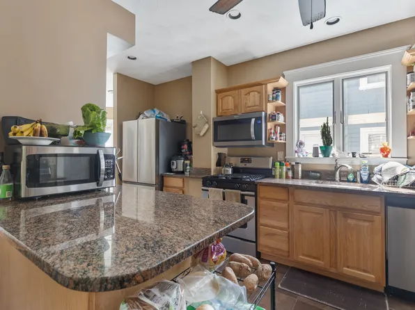 12 Barton St, Somerville, MA 02144