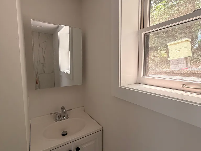 61 Youngs Hill Rd — Photo 2