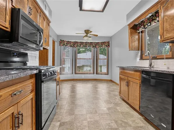 1113 W Valley Rd, Olathe, KS 66061