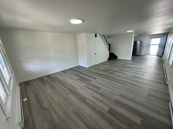 5th image of 192 Boland Ave