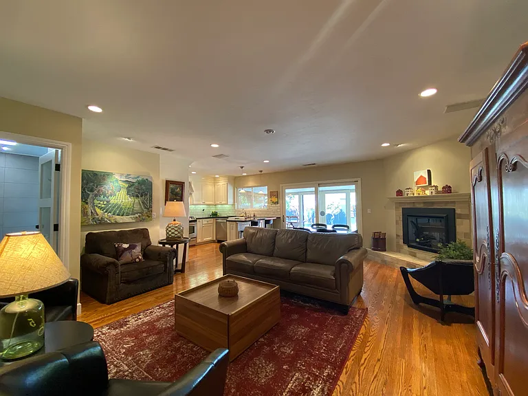 2750 Iowa St — Photo 11