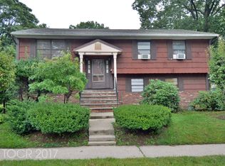 61 Tenafly Rd, Englewood, NJ 07631
