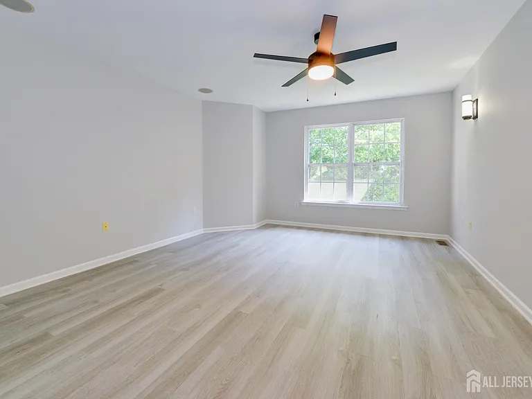 34 Forest Dr — Photo 28