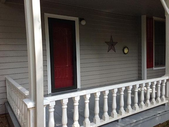 3rd image of 633 Davie Ave