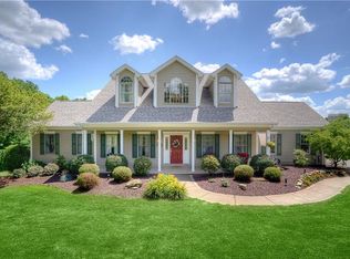 2611 Hilltop Rd, Oakdale, PA 15071