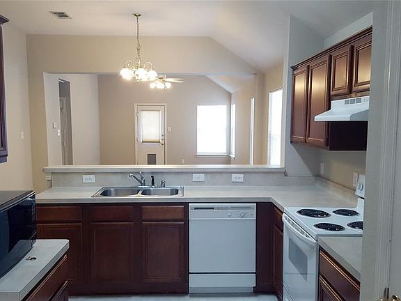 2nd image of 1390 Kingston Pl