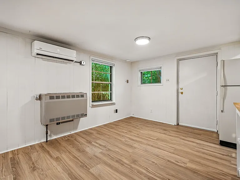 212 Barclay Rd — Photo 5