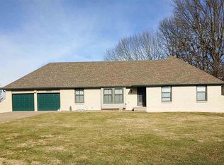 300 Gunsmoke St, Clinton, MO 64735
