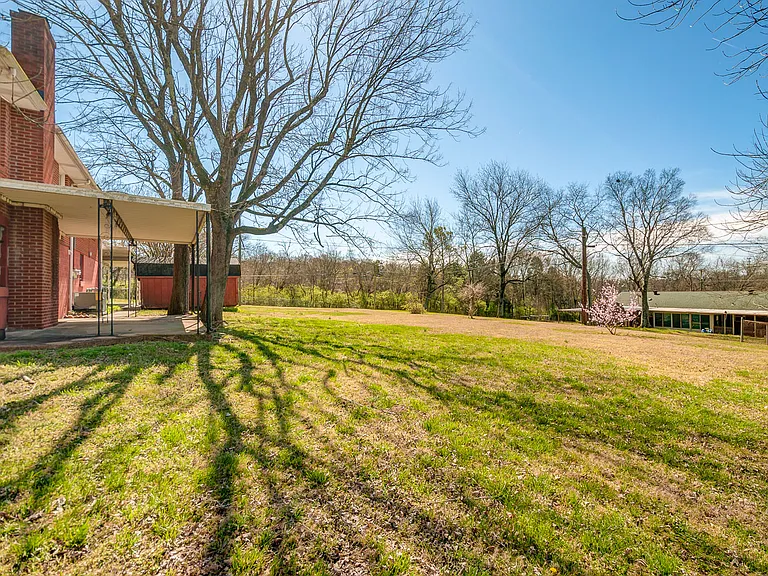 Huge yard. Yard is not fenced