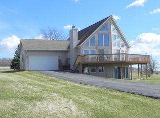 1566 Chadbourne Dr, Davis, IL 61019