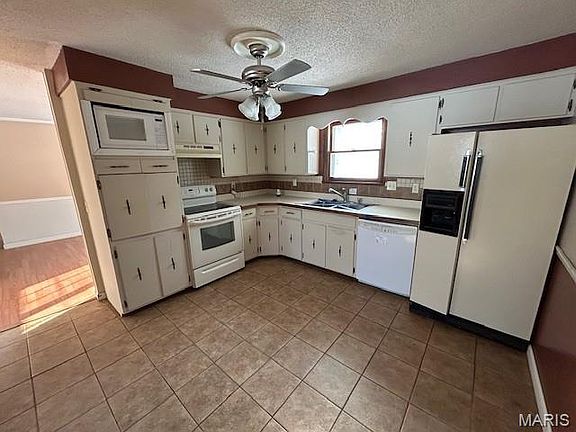 5th image of 2033 Anthony Dr