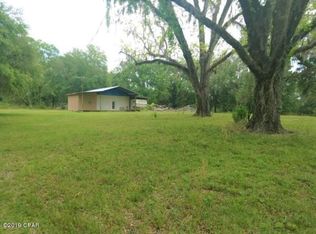 4961 Creek Rd, Vernon, FL 32462