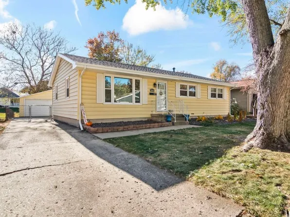 2054 Brentwood Dr, Springfield, IL 62704