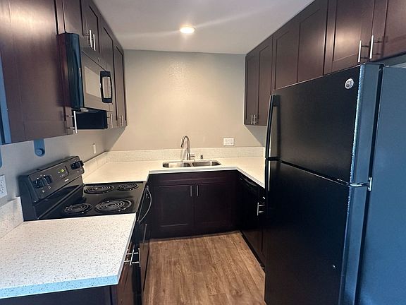 5th image of 4272 46th St APT 6
