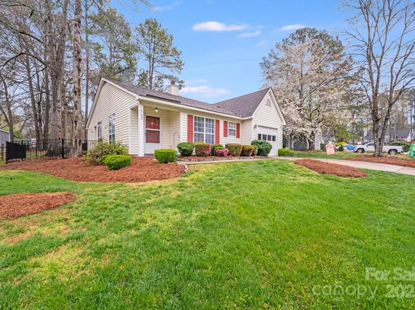 722 Foxborough Rd, Charlotte, NC 28213
