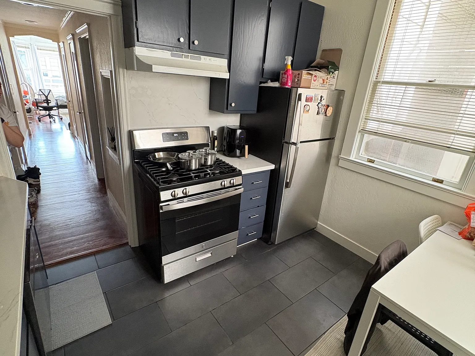 Studio, 560 sqft, $3,300 — Photo 4