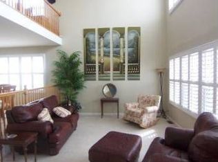 769 Oakmeadow Ct, Grayslake, IL