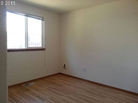 5th image of 7181 SE Lois St