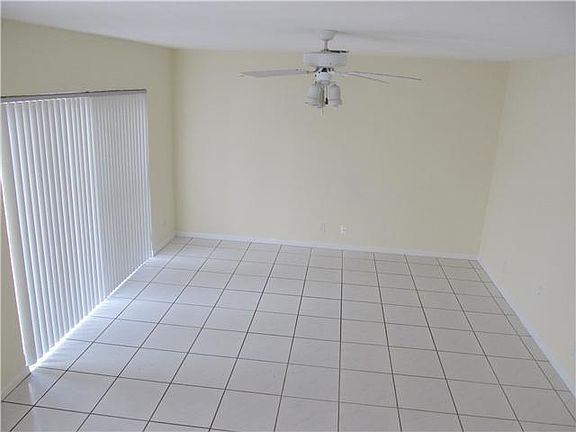 5th image of 1400 Oxford Lane #13A