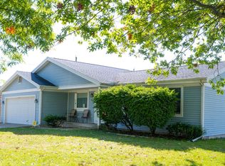 915 W Eads St, Urbana, IL