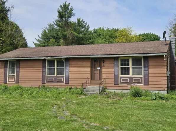 17 Jennings Drive, Bennington, VT 05201