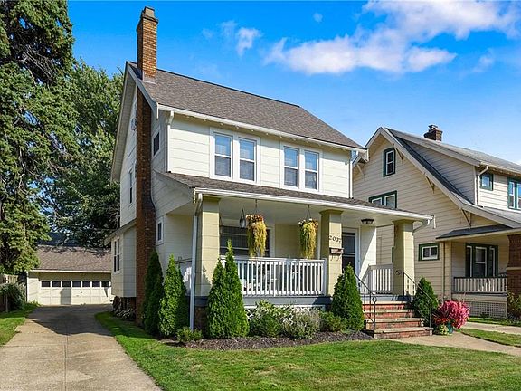 2nd image of 2037 Wyandotte Ave