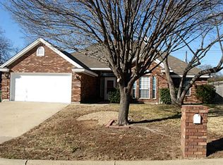 2937 Oak Ridge Dr, Hurst, TX 76054