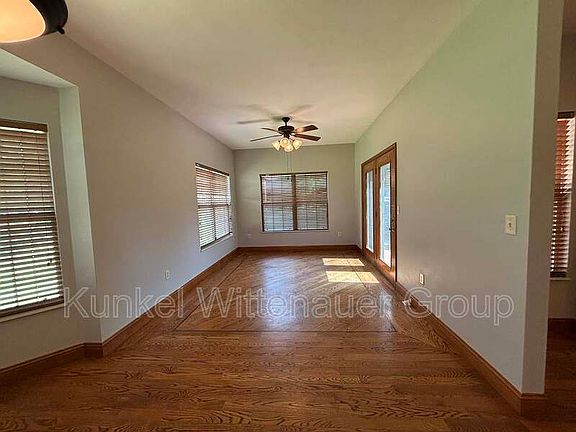 5th image of 88 Oak Pointe Cir