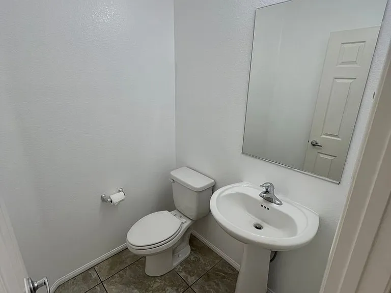5693 Point Loma Ct — Photo 8