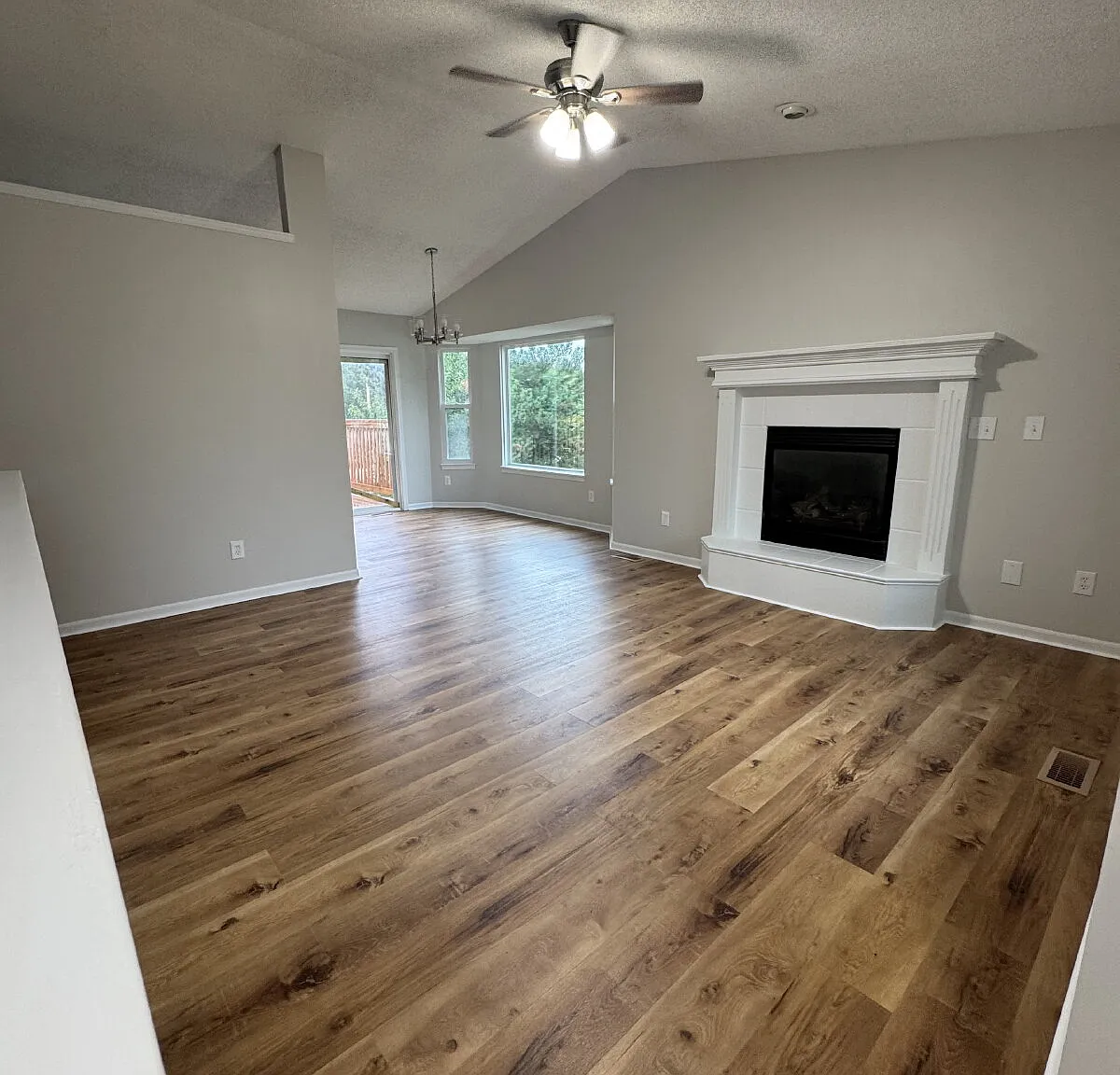4 bed, 3.0 bath, 1928 sqft, $2,000 — Photo 4