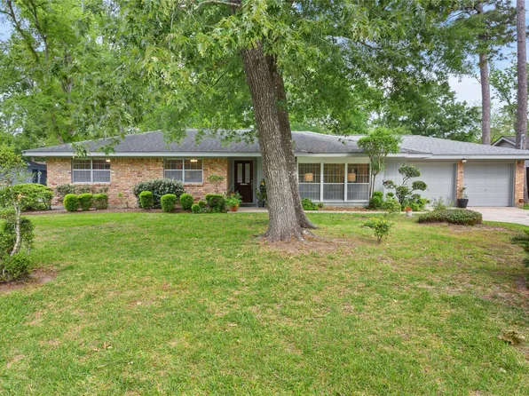 1301 Plantation Dr, Dickinson, TX 77539